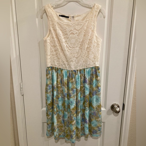 Spring Dress ✨2 for 10✨ - Picture 1 of 4